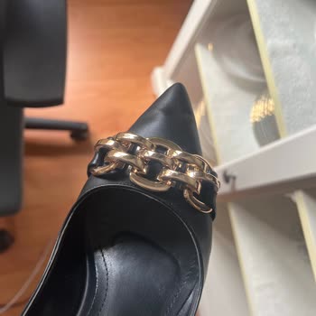 Nine West Sivri Burun 1 Giyişte Kırıldı