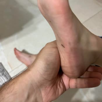 Ayakkabı Dünyası Ayakkabının Rengi Çocuğun Ayağına Çıkıyor Ama Sorun Yok Deniyor