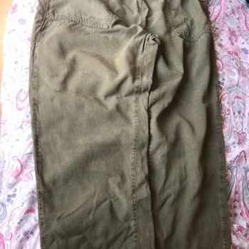 Mudo Hose verlor nach einmaliger Wäsche bei 30 Grad komplett die Farbe