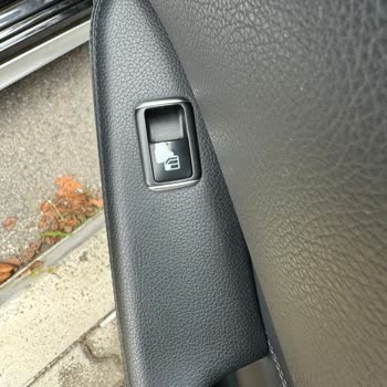 Bifolyo Arabanın Boyalarını Kaldırdı Sökerken!