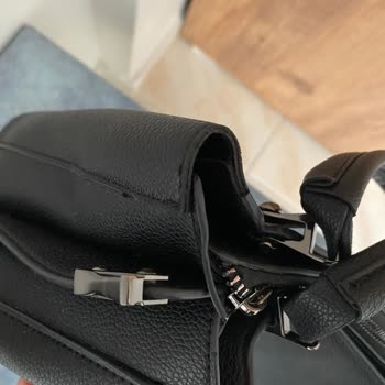 FLO Ayakkabı FLO Mağazasının Çantasının Sürekli Olarak Kopması