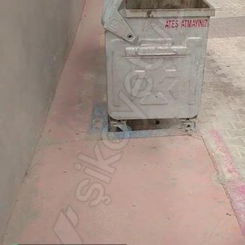 İzmir Büyükşehir Belediyesi Yayaların Kaldırım Sorunu