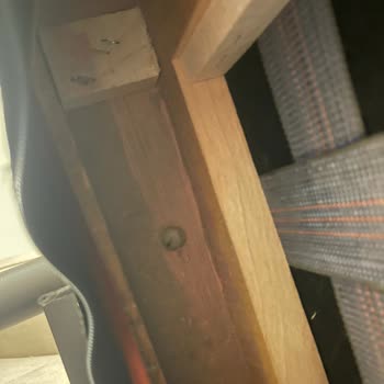 Enza Home Ürünler Hasarlı Ve Montajda Evimin Parkelerine Hasar Verildi