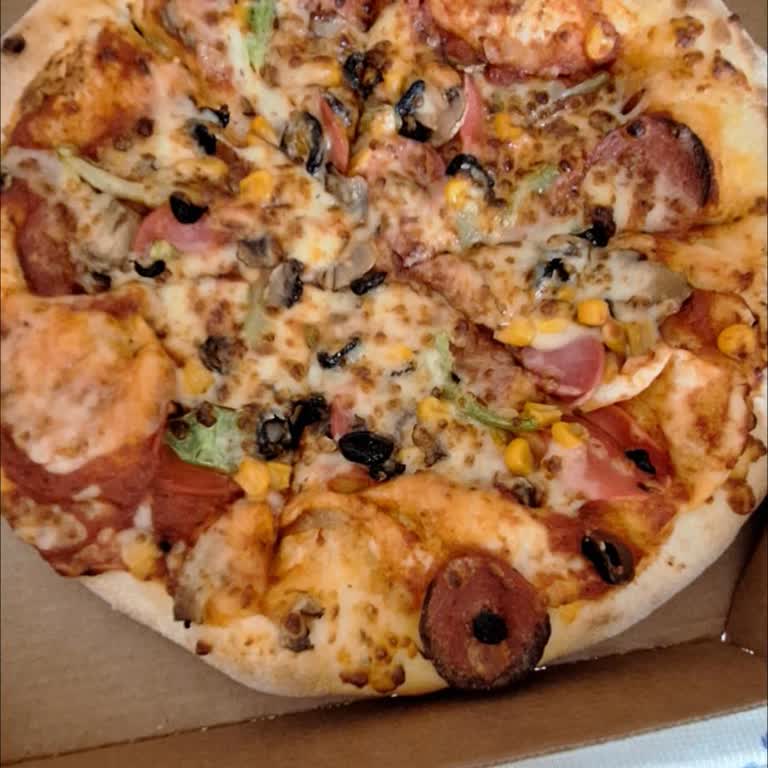 Domino's Kırşehir Bol Malzemos Yerine Az Malzemos Ve Özensiz Malzemos