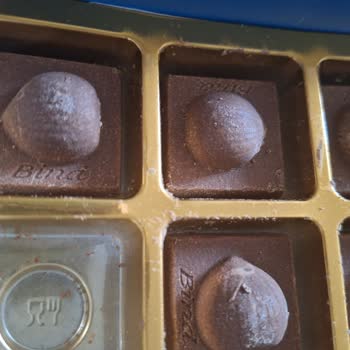 Migros Bozuk Çikolata Sattı