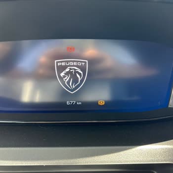 Peugeot Rifter Aracımın Tavanındaki Sorun Çözülmüyor