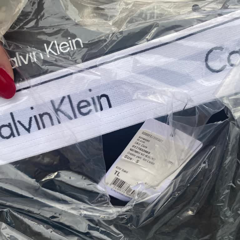 Calvin Klein Mağazada Yapılan Hata
