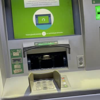 Garanti Bankası ATM'si Para Yatırırken Kilitlendi 12.200TL Param Kaldı