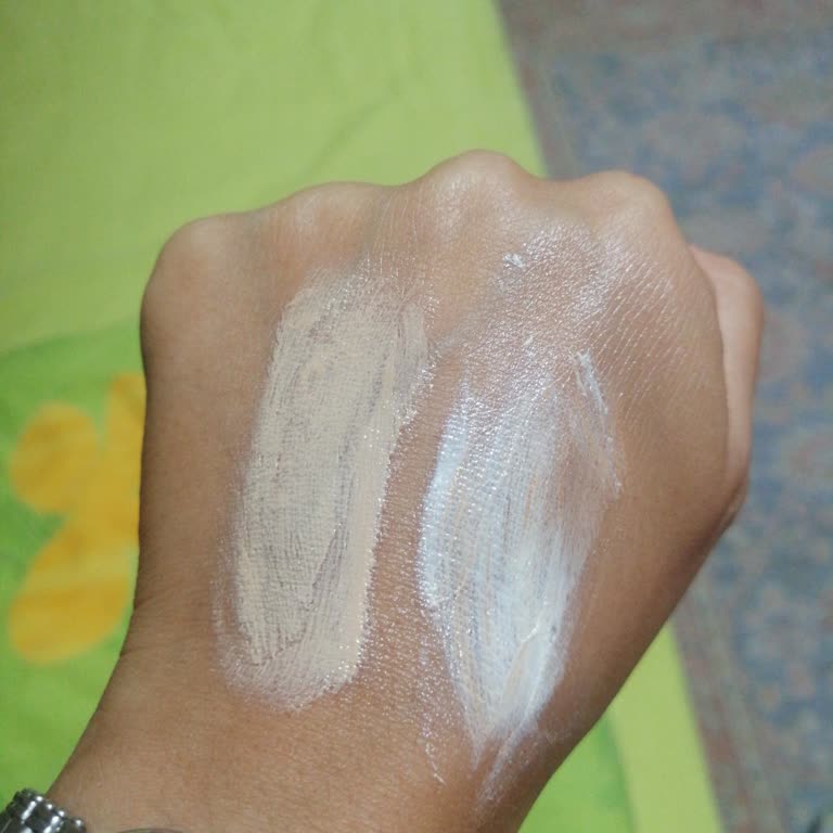 The Purest Solutions The Purest Güneş Kremi Leke Karşıtı Kreminin Su Gibi Kıvamı