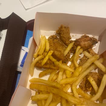 Popeyes Bayat Ürünler Zehirlenme Garantili