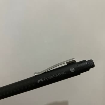 Metal Kısmı Yerinden Çıkan Faber Castell Grip 2011 0.7 Uçlu Kalem