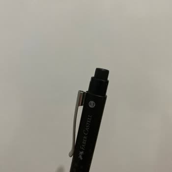 Metal Kısmı Yerinden Çıkan Faber Castell Grip 2011 0.7 Uçlu Kalem