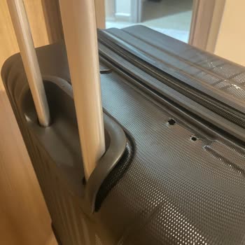 THY Uçuşunda Valizim Kırıldı Ve Üzerine Pekmez Döküldü