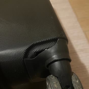 THY Uçuşunda Valizim Kırıldı Ve Üzerine Pekmez Döküldü