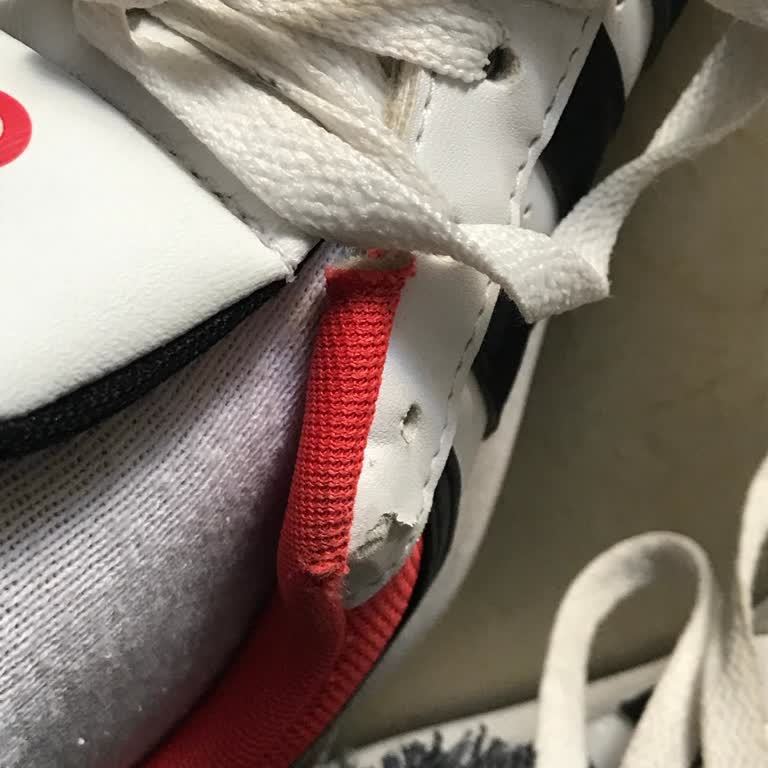 Adidas Ayakkabımın Kısa Sürede Yırtılması Ve Garantiye Alınmaması.