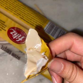 Filiz Makarna Dan Kurt Çıktı