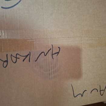 UPS Türkiye Koliler Üstünde Ayak İzleri İle Teslim Edildi