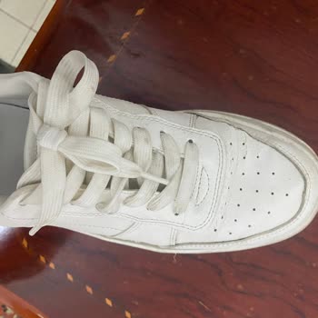 Bershka Ayakkabı 3. Günde Yanından Açıldı