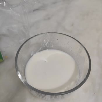 Tarihi Olmasına Rağmen Bozulmuş Sek Süt