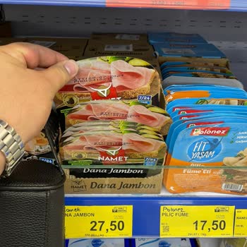 BİM ' De Son Kullanma Tarihi Geçmiş Namet Salam