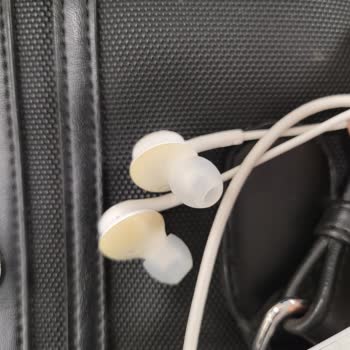 Samsung Akg Kulaklık Sararması Sorunu Çözüm Bekliyorum