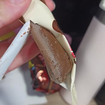 A101 Bozuk Çikolata Satıyor