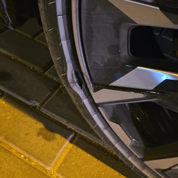 BMW İ5 21 İnç Lastik Jant Sorunu