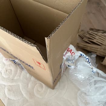 English Home Teslimatta Kırılan Çaydanlık