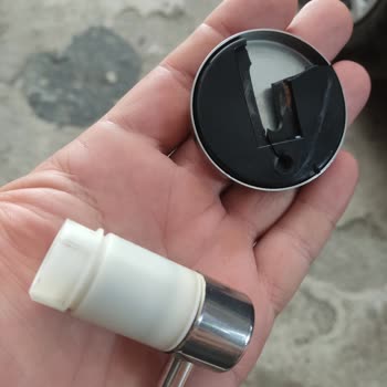 Creavit Marka Klozet Kapağının Dayanıksız Menteşeleri