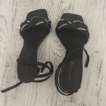 Derimod 2 Kez Giyilen Ürünü Tamir Etmeyip Bizi Mağazadan Gönderdi