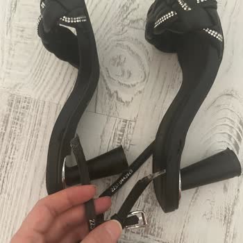 Derimod 2 Kez Giyilen Ürünü Tamir Etmeyip Bizi Mağazadan Gönderdi