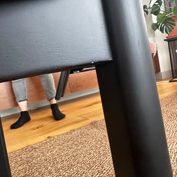 Kargılı Mobilya'dan Aldığımız Sandalyeler Hasarlı Geldi Ve Müşteri Hizmeti Yetersiz