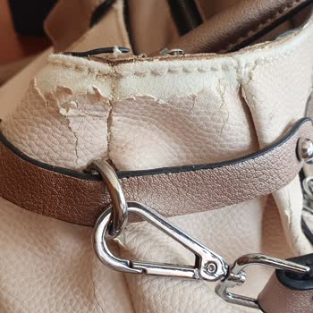 Derimod Çantam Birkaç Kez Kullandıktan Sonra Soyulmaya Başladı