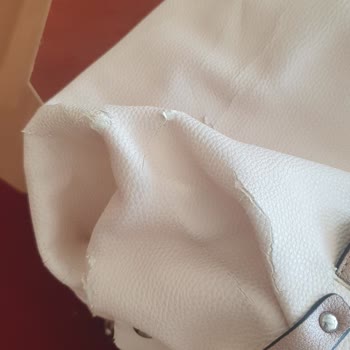 Derimod Çantam Birkaç Kez Kullandıktan Sonra Soyulmaya Başladı