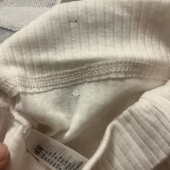H&M Etiket Ve Alarmları Ürünleri Deliyor! Elde Var Defolu Ürün
