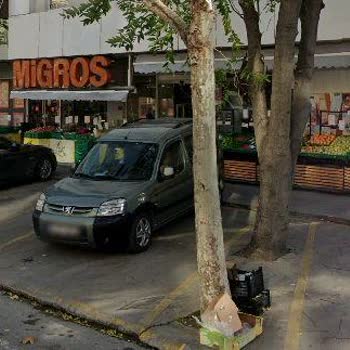 Migros Yenibosna Kasiyerin Fişi Vermeyip Çöpe Atmaya Çalışması