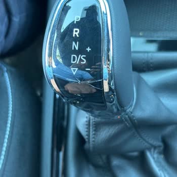 Skoda Delivered Me a New Skoda Kamiq With Cracked Glass Roof and Refused Replacement