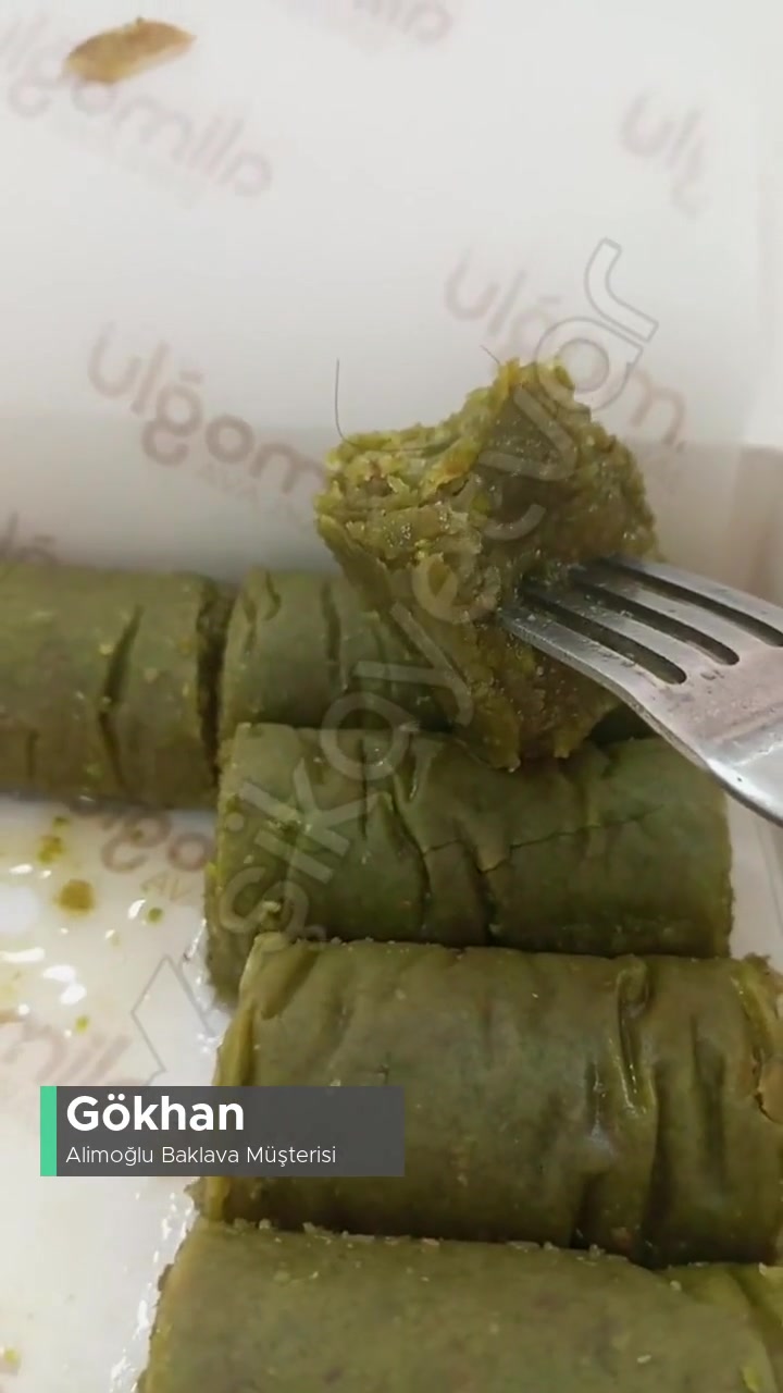 Alimoğlu Baklavadan Kıl Çıktı! videonun kapak resmi
