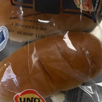UNO Sandviç Ekmeğinden Çıkan Peynir Taneleri