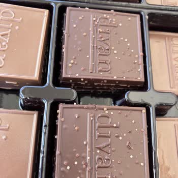 Divan Çikolatada Tuhaf Kabarcıklar!