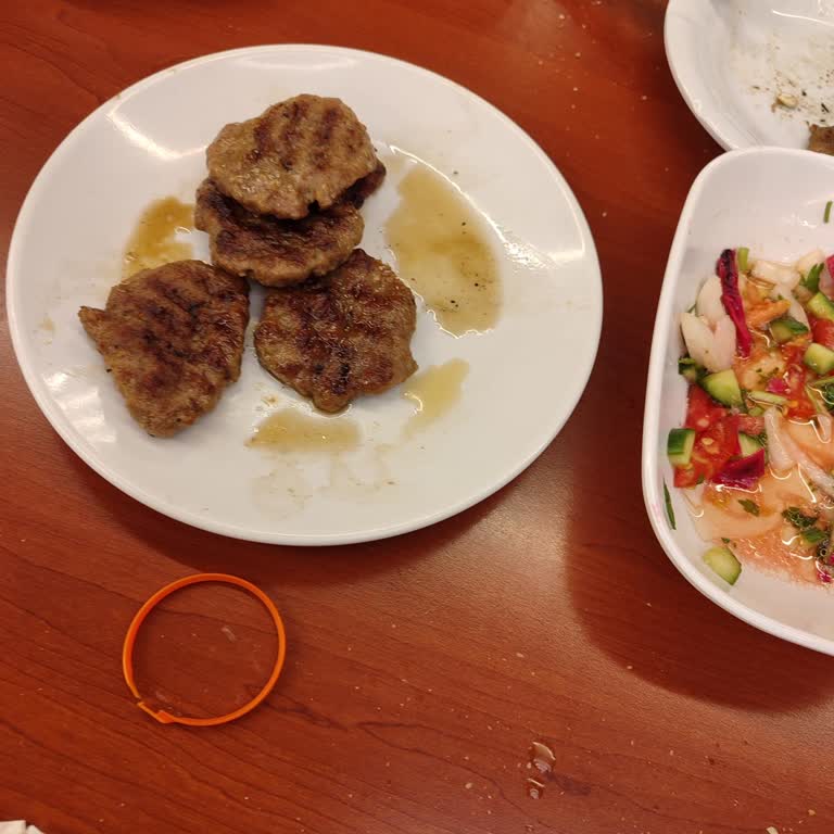 Köfteci Yusuf Denizli Sinpaş Şubesi'nde Hizmet Sorunları