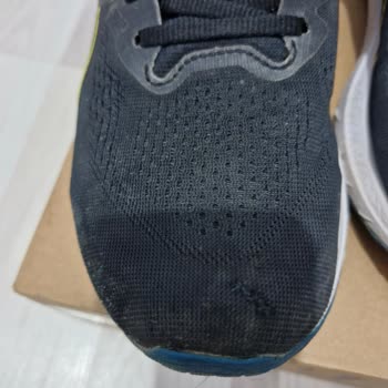 Asics Marka Ayakkabı İki Ayda Delindi
