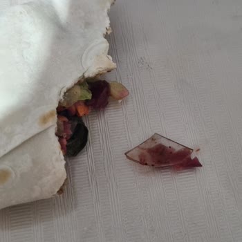 Komagene Çiğköfte Dürümde Cam Parçası Şoku