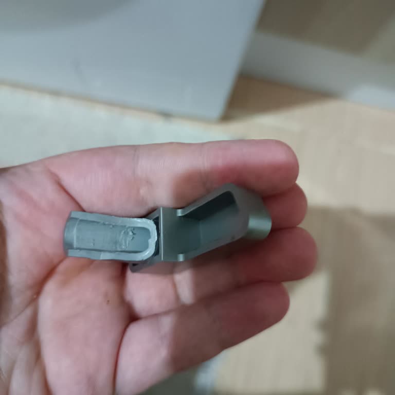 Fakir Ev Aletleri Hamur Yoğurmaya Makinesinin Düğmesi Koptu