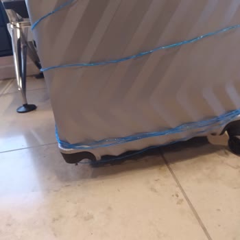 Sunexpress Hava Yolları Hasarlı Valiz Ve Kayıt Oluşturamama