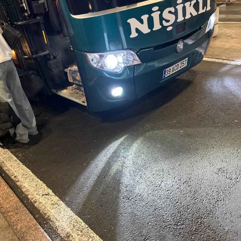 Nişikli Turizm Otobüs Arızası Ve Şoförünün Terbiyesizliği Saatinde Gelmeyen Otobüs
