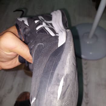 Asics Türkiye Ayakkabılarının Kalitesizliğinden Şikayetçiyim