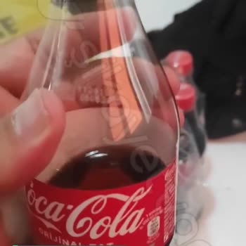 Coca-Cola Yarım Şişe Kola Çıkması