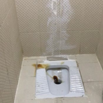 Yomra Merkez İlkokulu Her Yer Pis