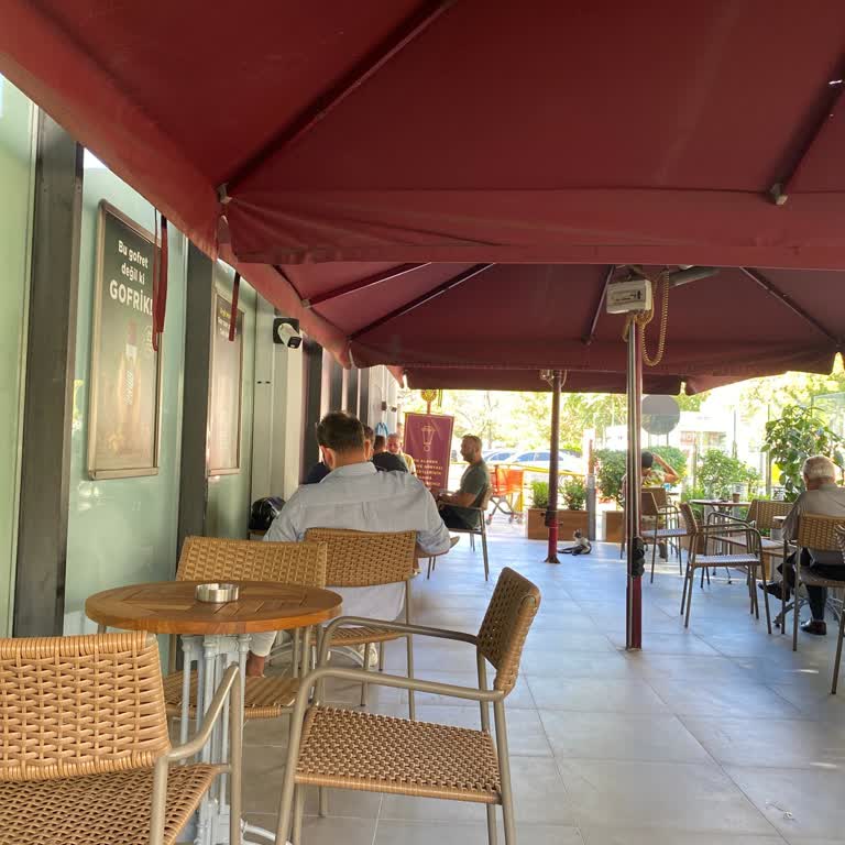 Kahve Dünyası Merter Migros Kahve Dünyasının Çalışanlarının Tavırları